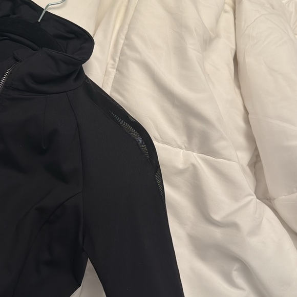 Alo Mesh Arm Black Zip Up - Picture 2 of 4